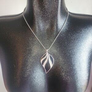 Elegant Silver Leaf Pendant Necklace